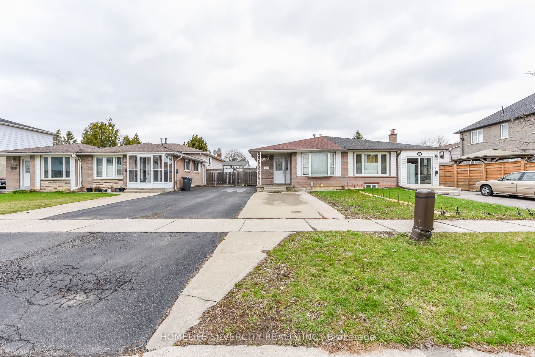 7816 Priory Crescent