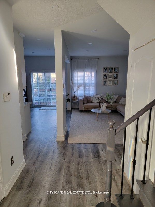 3225 Bruzan Crescent