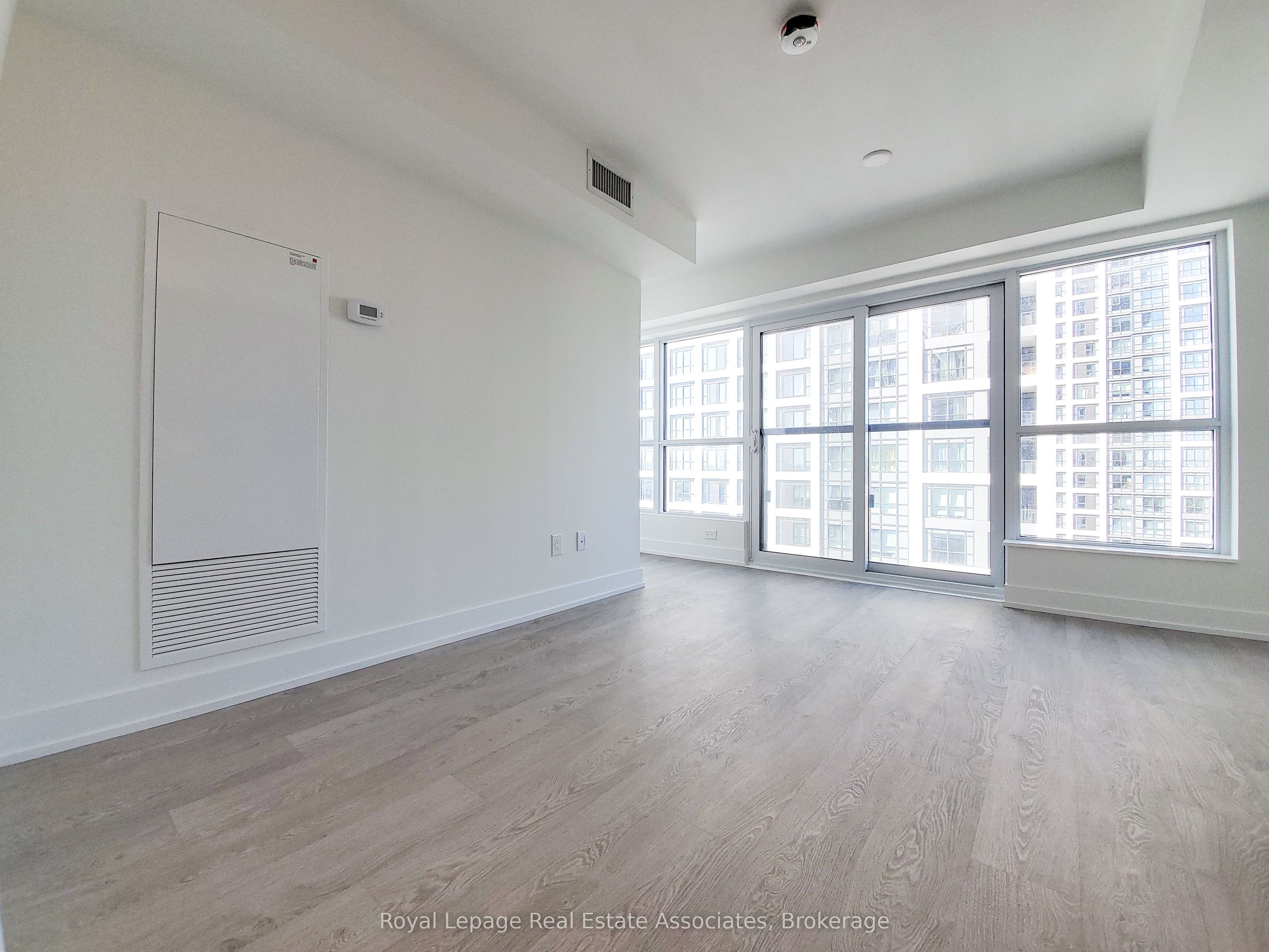 5 Mabelle Avenue 1831