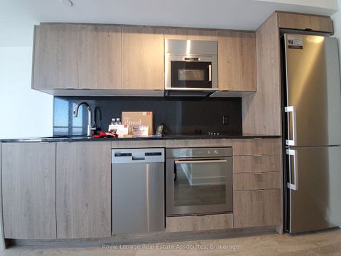 5 Mabelle Avenue 1831 Toronto ON M9A 0C8