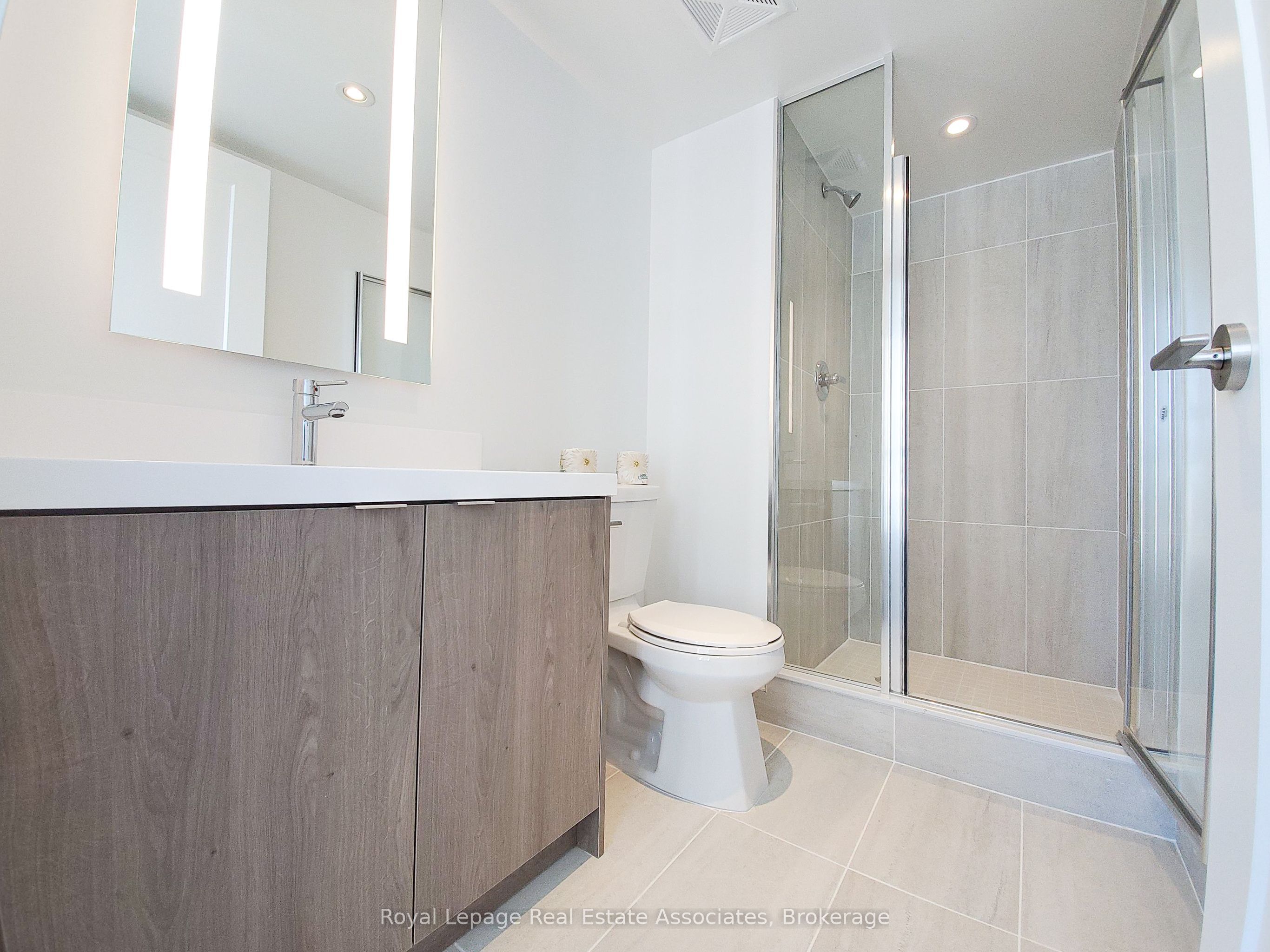 5 Mabelle Avenue 1831