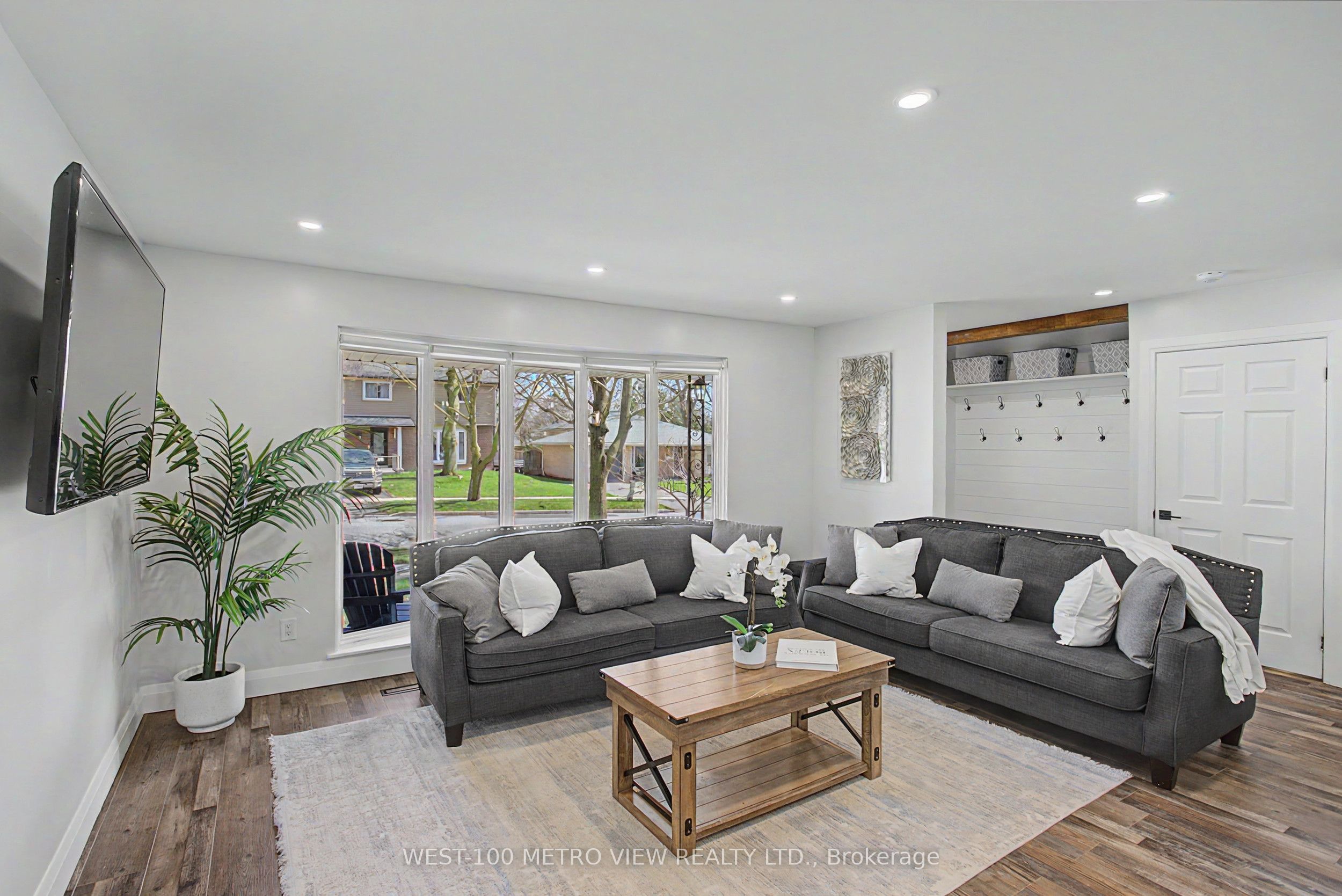 2144 Sandringham Drive