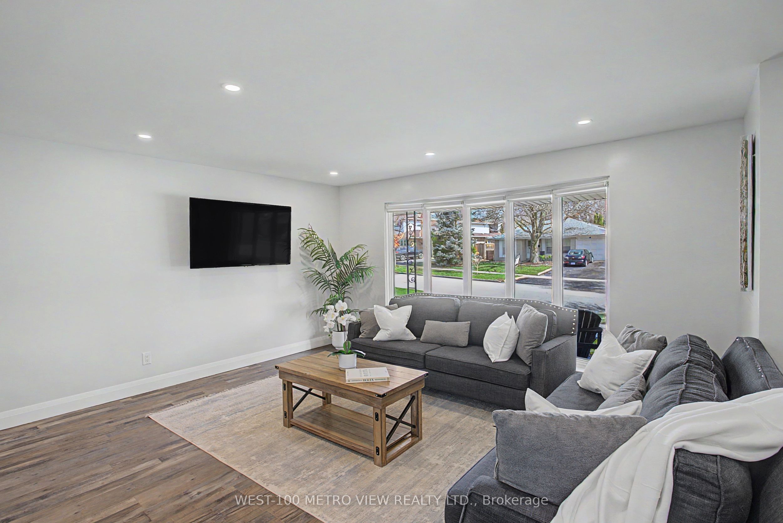 2144 Sandringham Drive