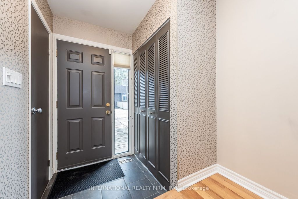 Photo of 6855 Glen Erin Drive #15, Mississauga, ON L5N 1P6 (MLS # W13075984)