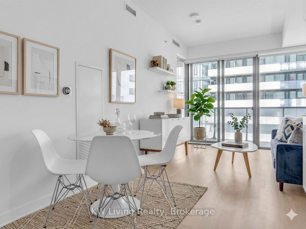 Photo of 185 Roehampton Avenue #2312, Toronto, ON M4P 0C6 (MLS # C13154330)