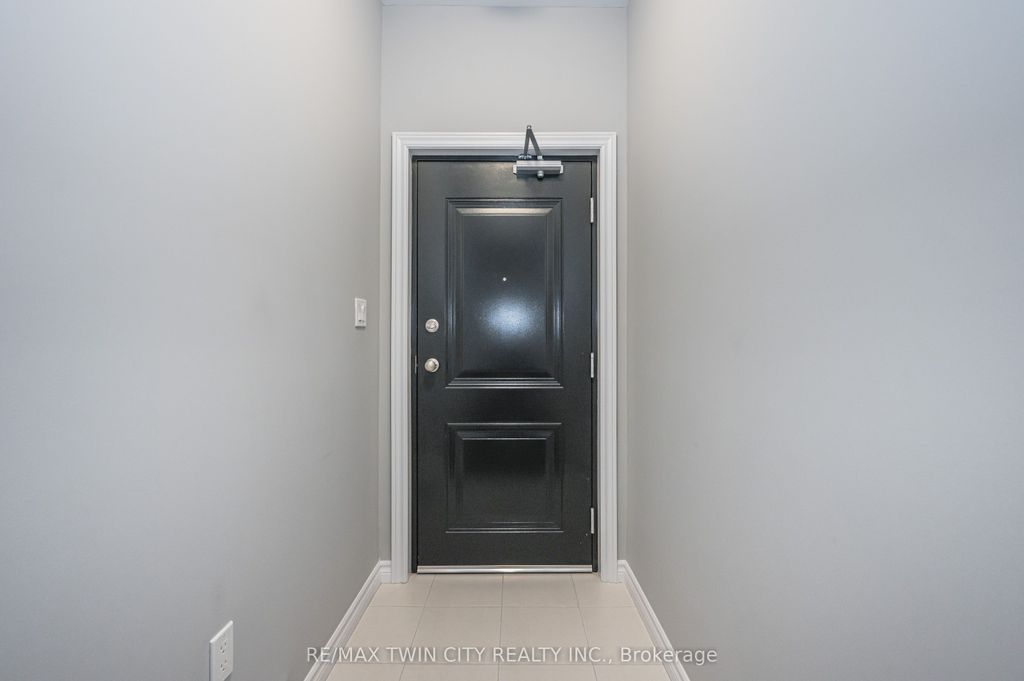Photo of 8 Oat Lane, Kitchener, ON N2R 0T1 (MLS # X13042500)