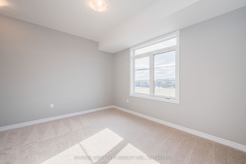Photo of 8 Oat Lane, Kitchener, ON N2R 0T1 (MLS # X13042500)