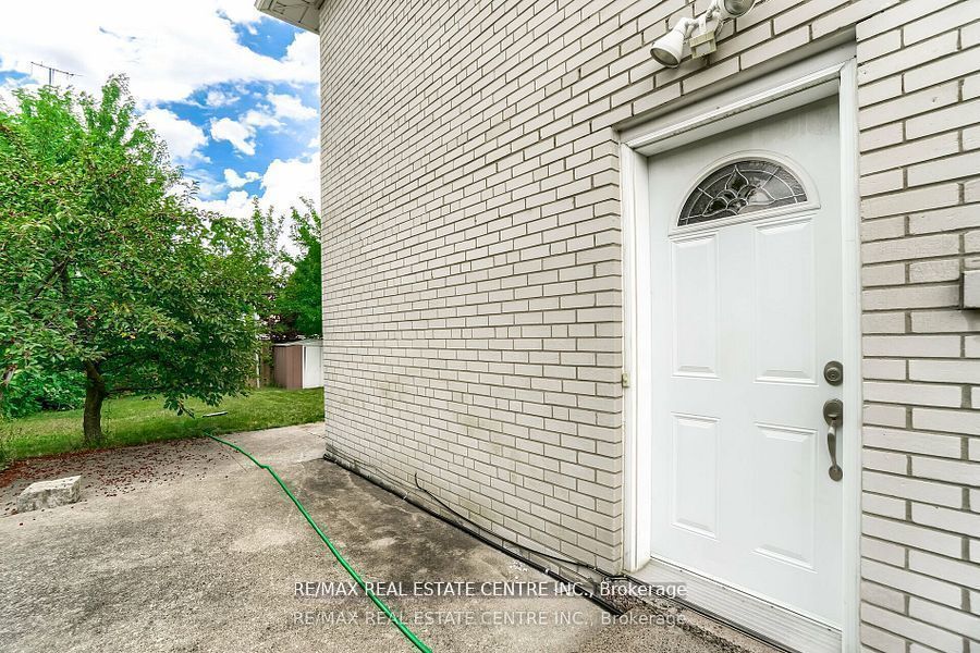 3385 Ellengale Drive Main + 2 Lower Levels