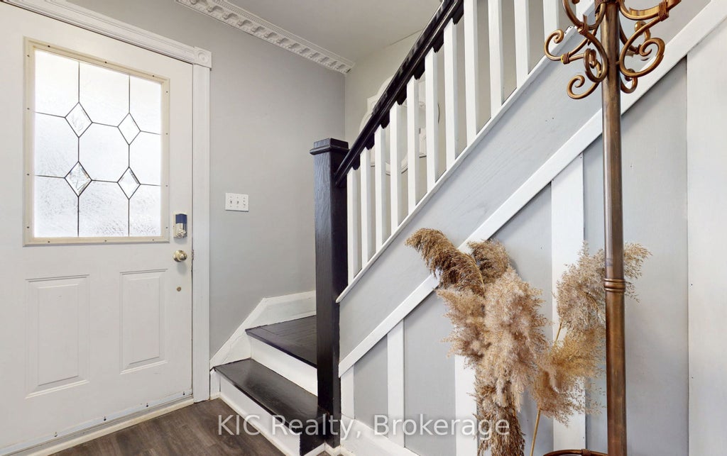 Photo of 200 Oshawa Boulevard N, Oshawa, ON L1G 5S9 (MLS # E13492402)