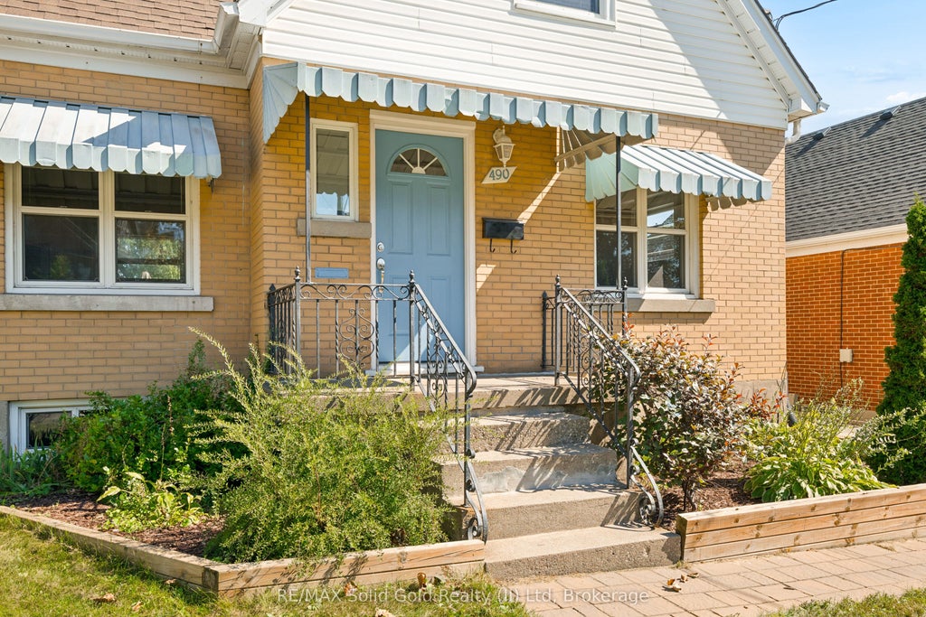 Photo of 490 East Avenue, Kitchener, ON N2H 1Z8 (MLS # X13825450)
