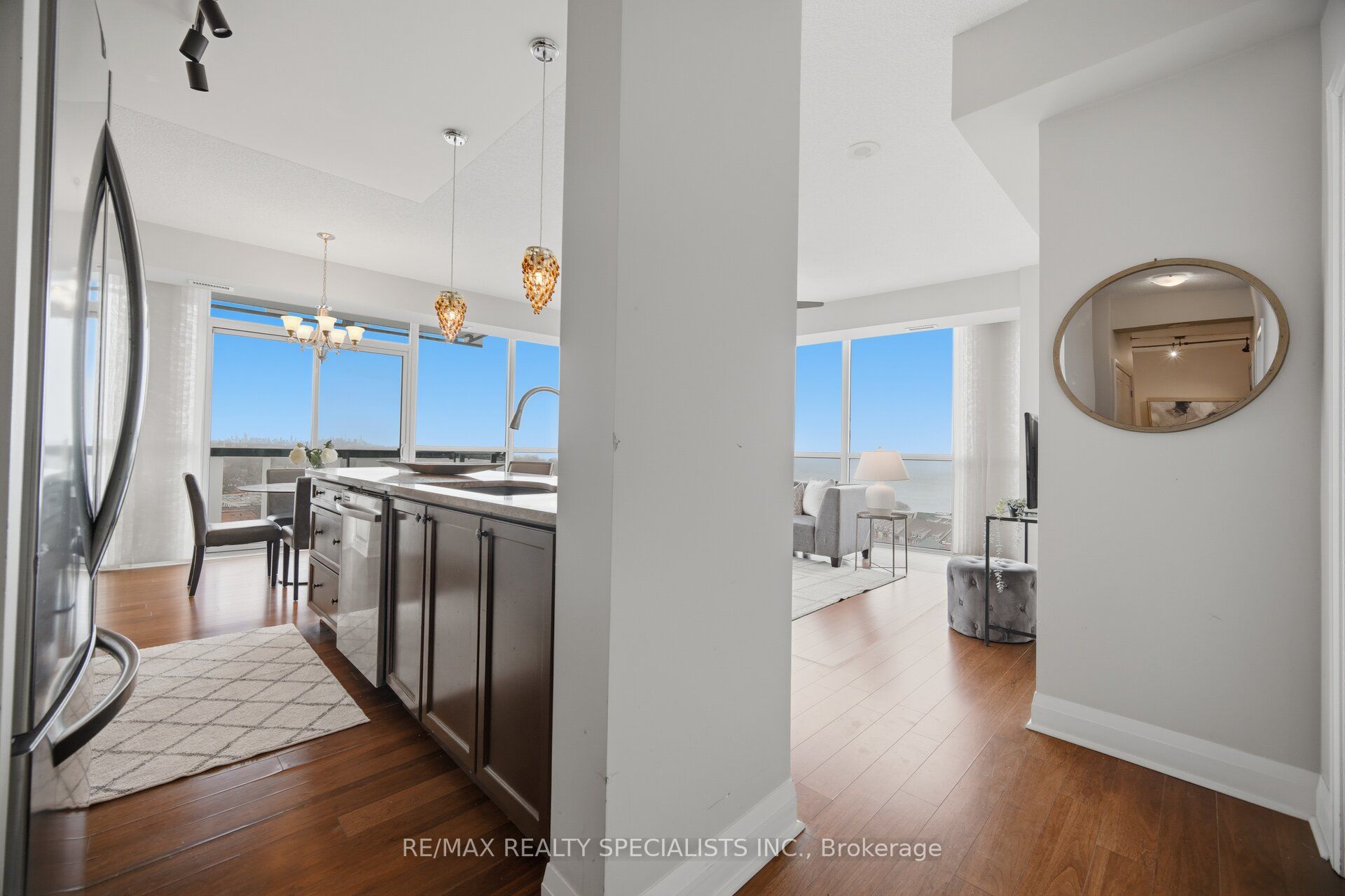 1 Hurontario Street 1204