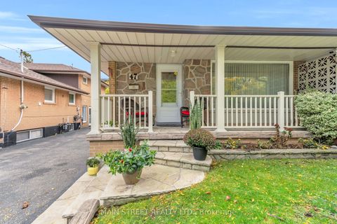 47 Graystone Gardens Toronto ON M8Z 3C2