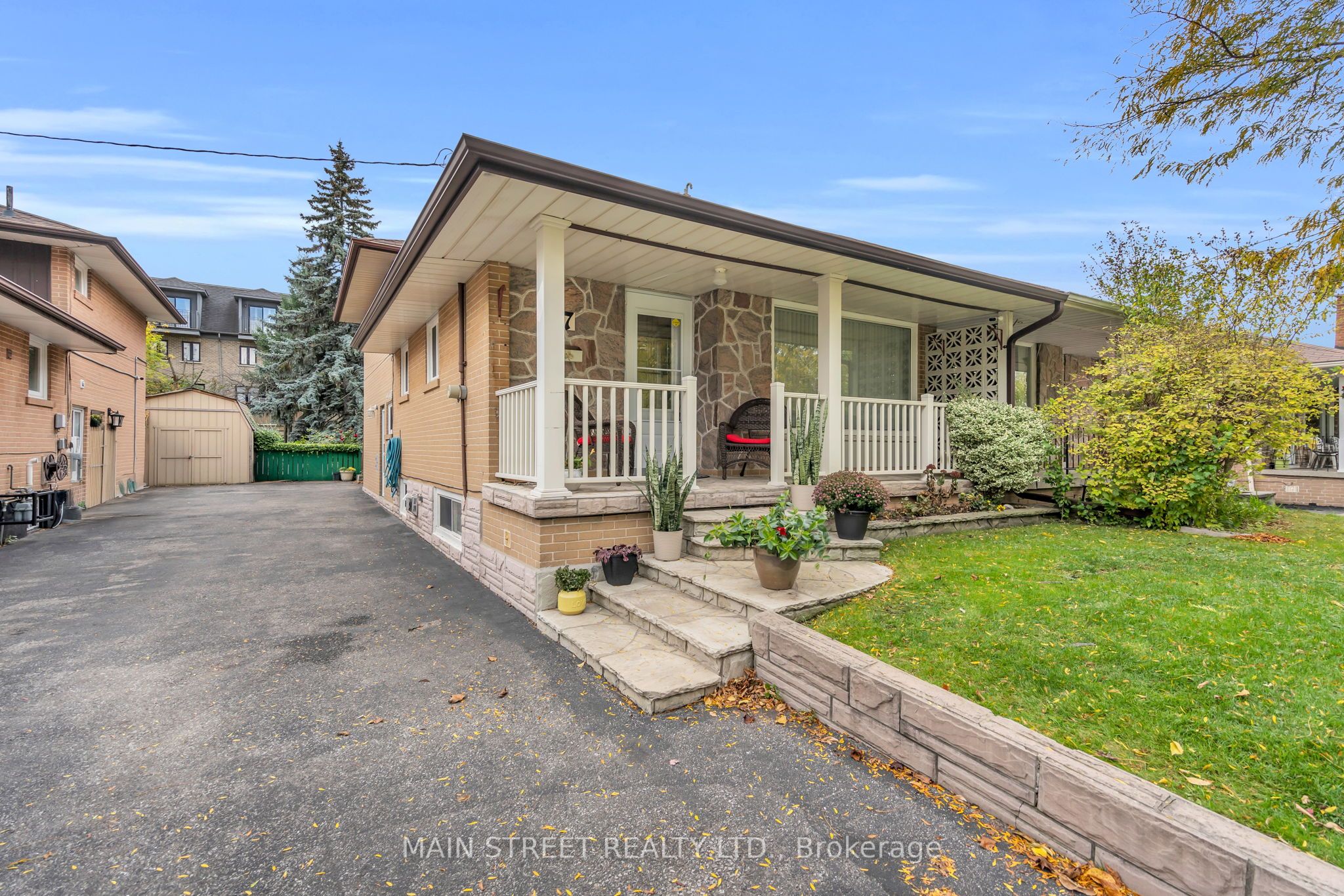 47 Graystone Gardens