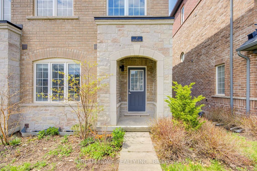Photo of 7 Heswall Lane, Newmarket, ON L3Y 0E1 (MLS # N13218794)