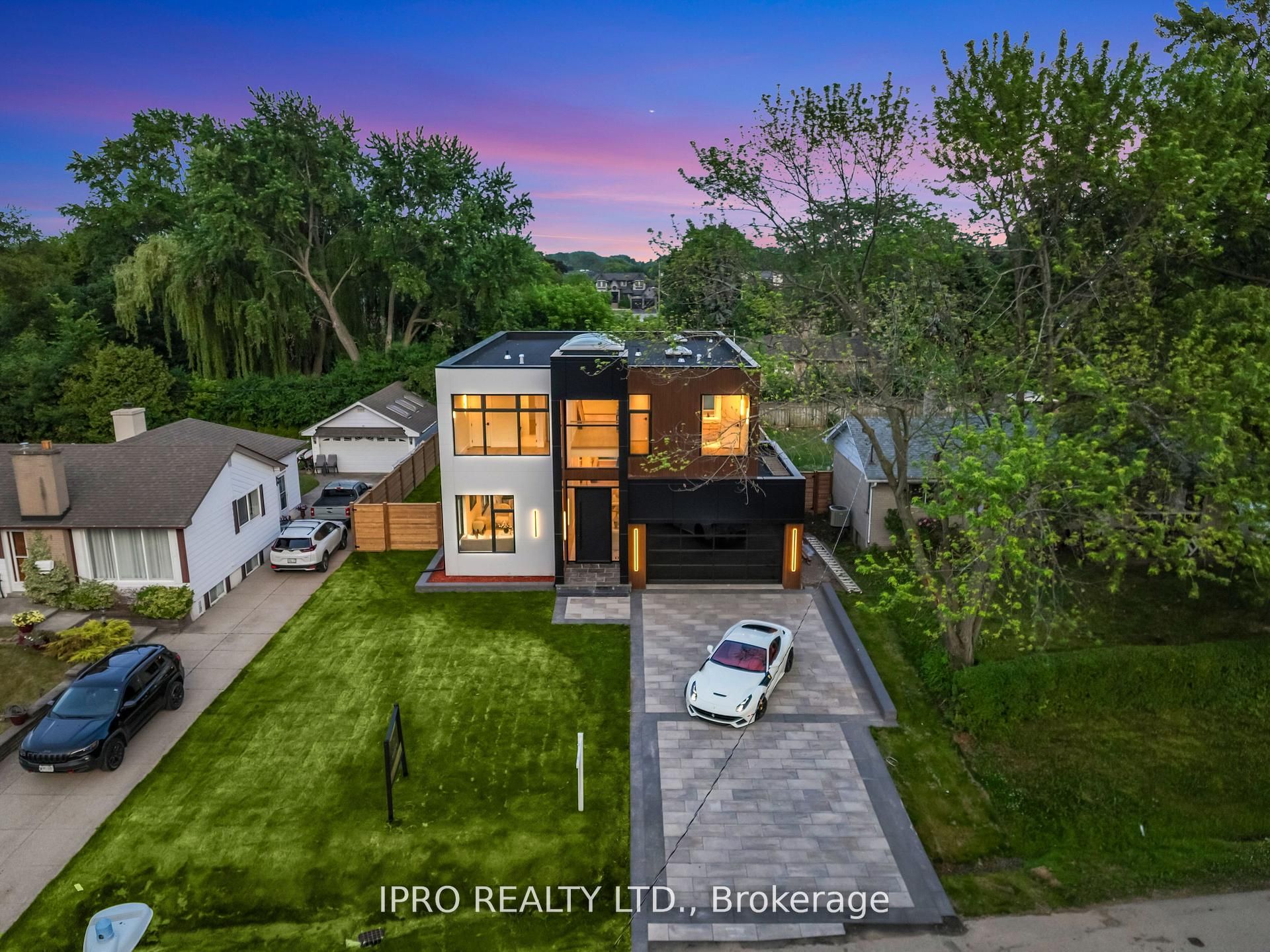 1328 Waverly Avenue