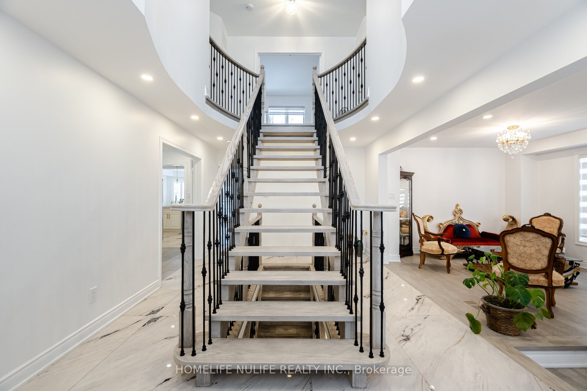 6150 Bankhead Court
