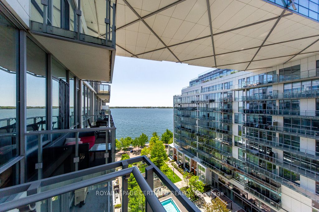 29 Queens Quay Street E 928
