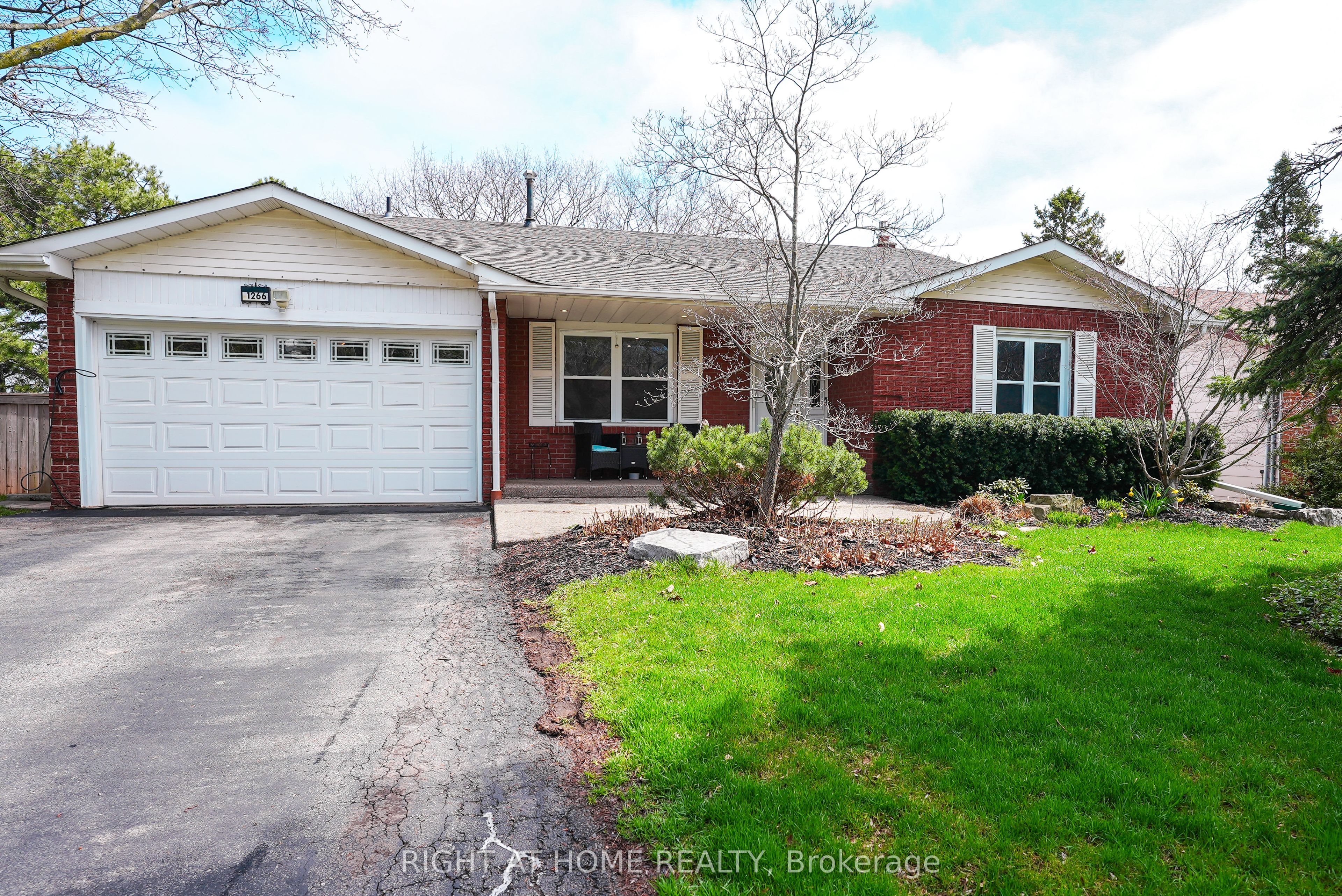 1266 Lakeview Drive