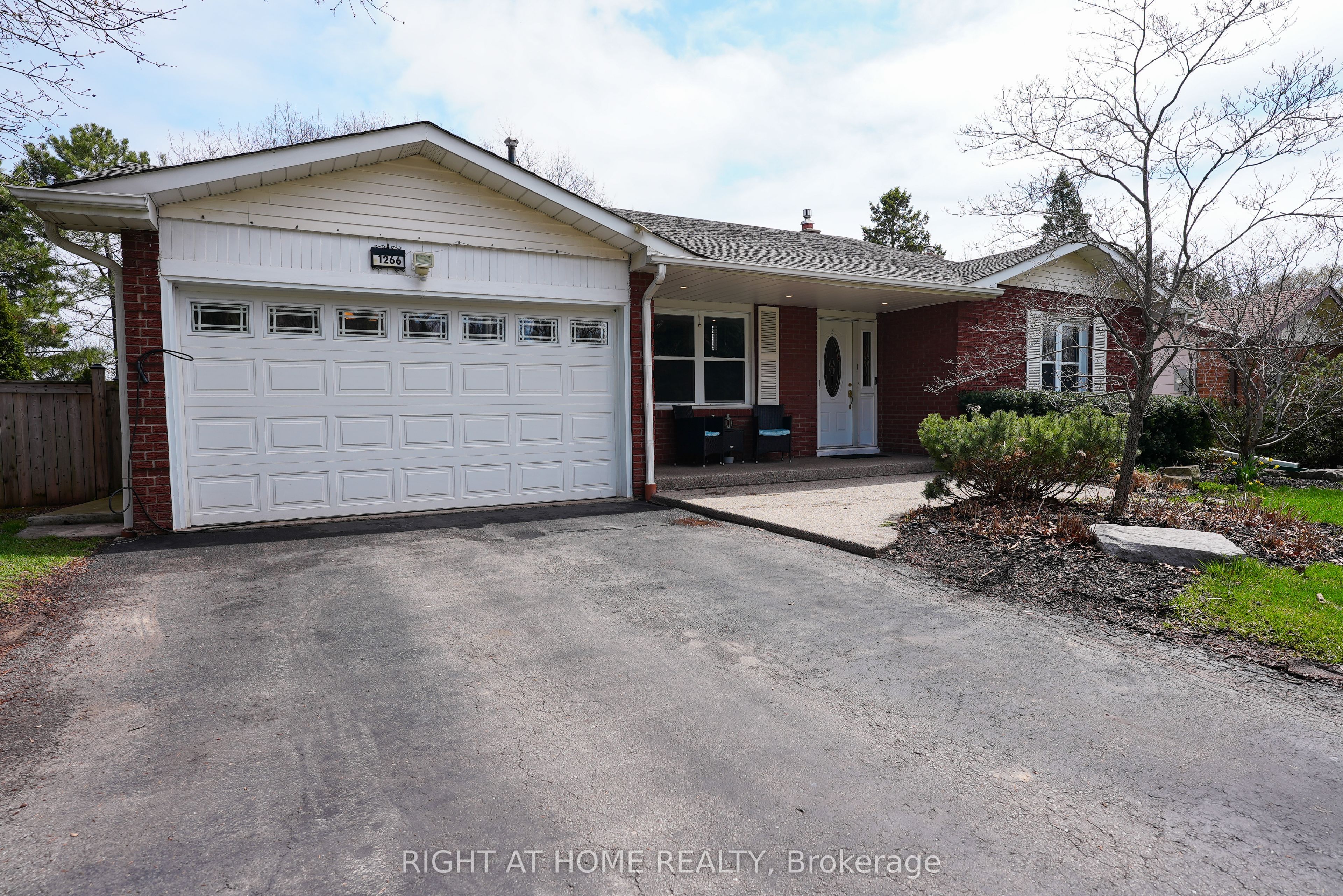 1266 Lakeview Drive