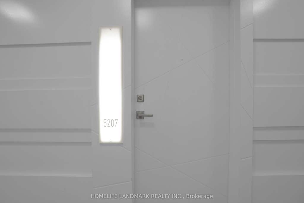 Photo of 14 York Street #5207, Toronto, ON M5J 0B1 (MLS # C13648492)