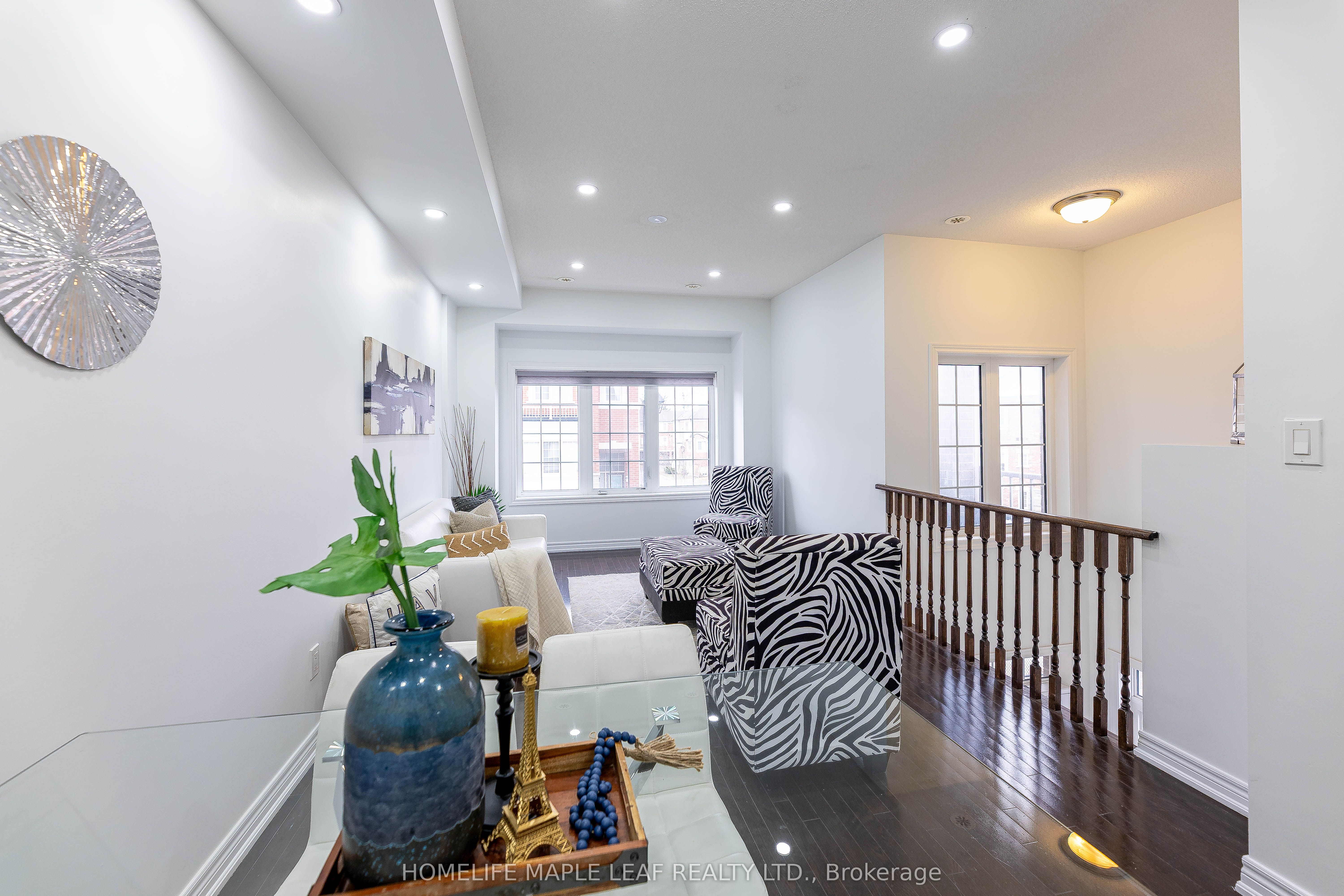 2 Cedarland Road E
