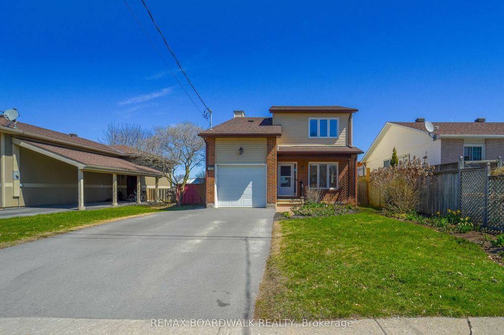 Photo of 102 Seventh Avenue, Arnprior, ON K7S 3S7 (MLS # X13059746)