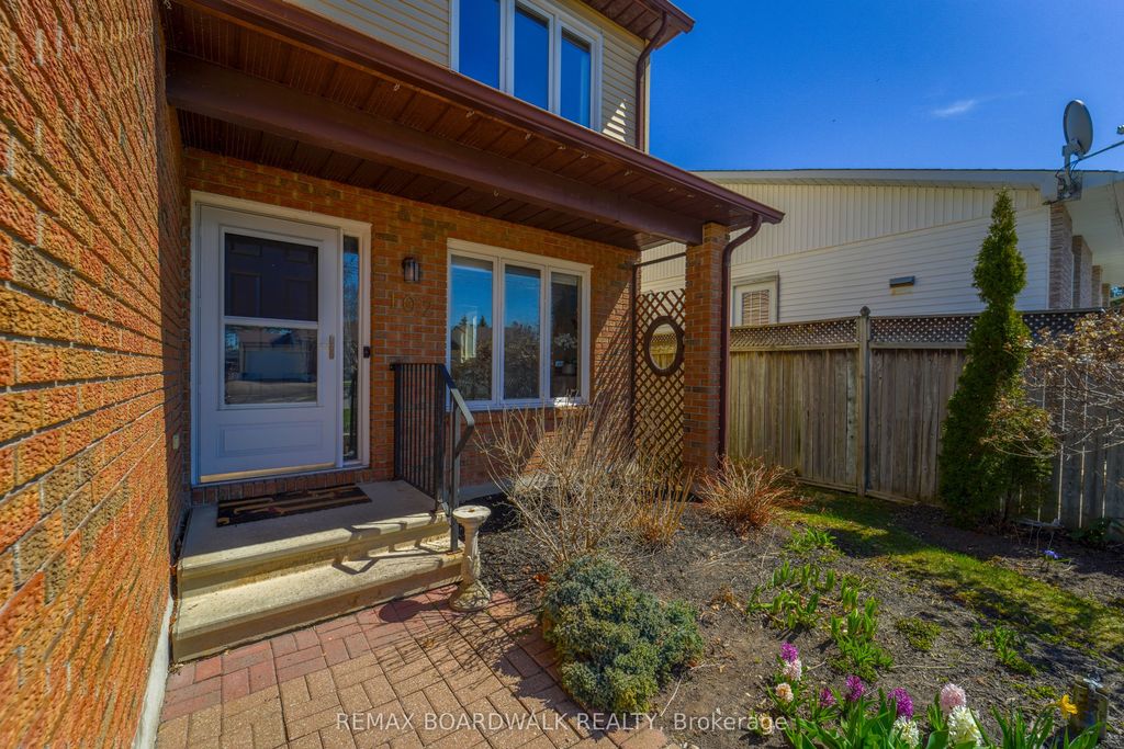 Photo of 102 Seventh Avenue, Arnprior, ON K7S 3S7 (MLS # X13059746)