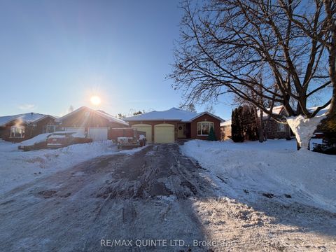 Photo of 73 OAK RIDGE Boulevard, Belleville, ON K8N 5W3 (MLS # X12727776)
