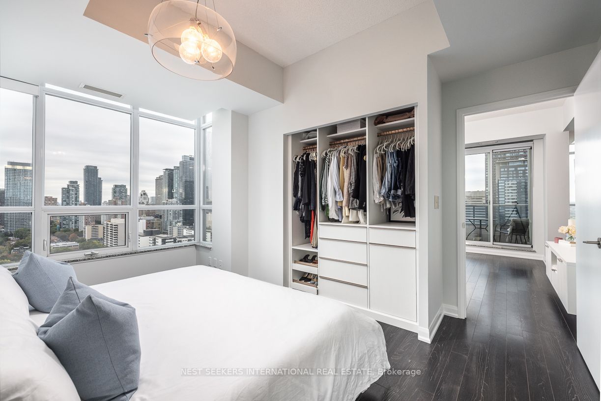 500 Sherbourne Street 2210