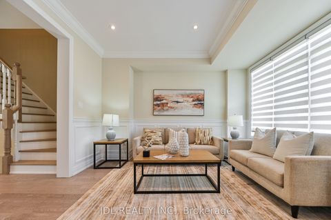 17 Thomas Foster Street Markham ON L6C 0Z4