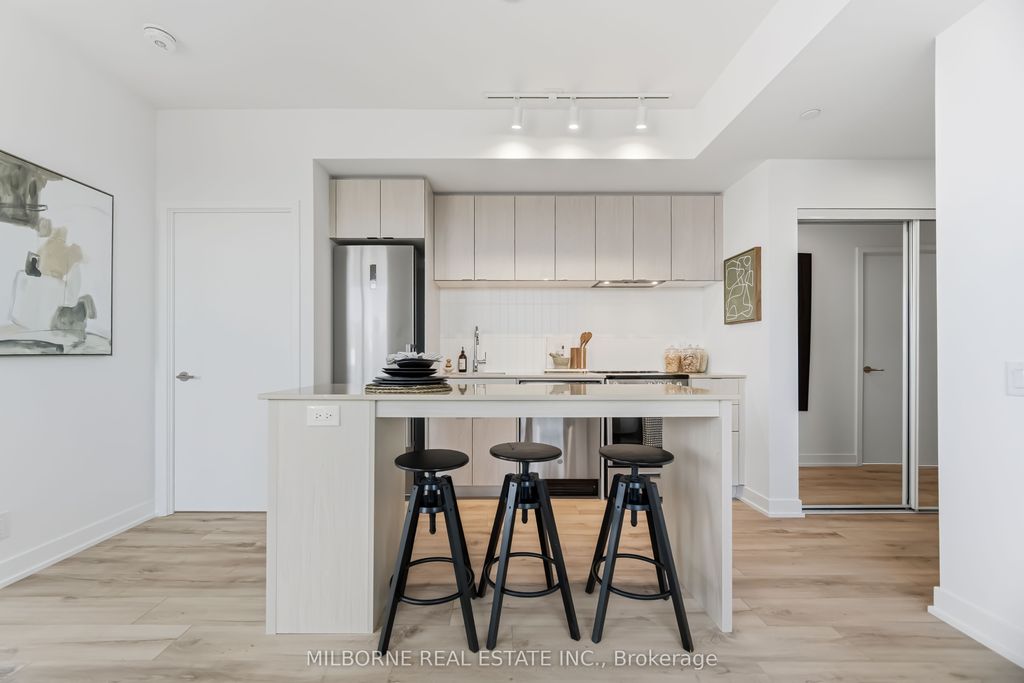 Photo of 1660 Bloor Street W #811, Toronto, ON M6P 1A8 (MLS # W12851812)