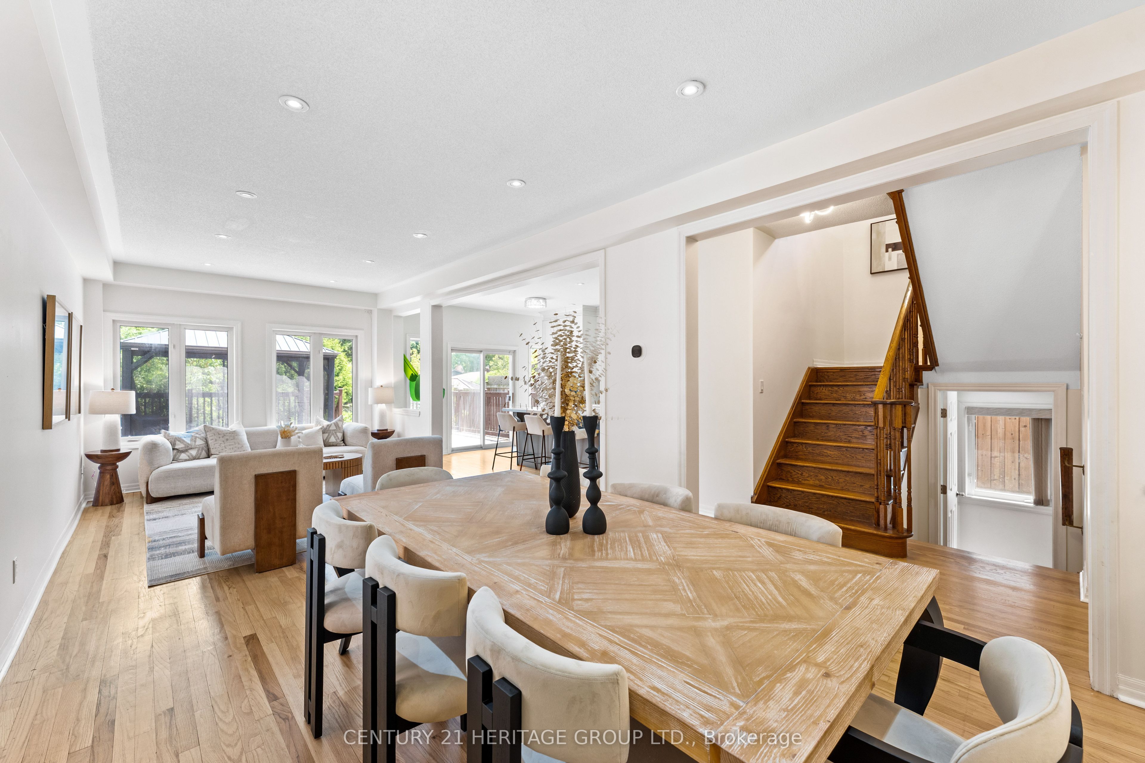 9 Headwater Crescent