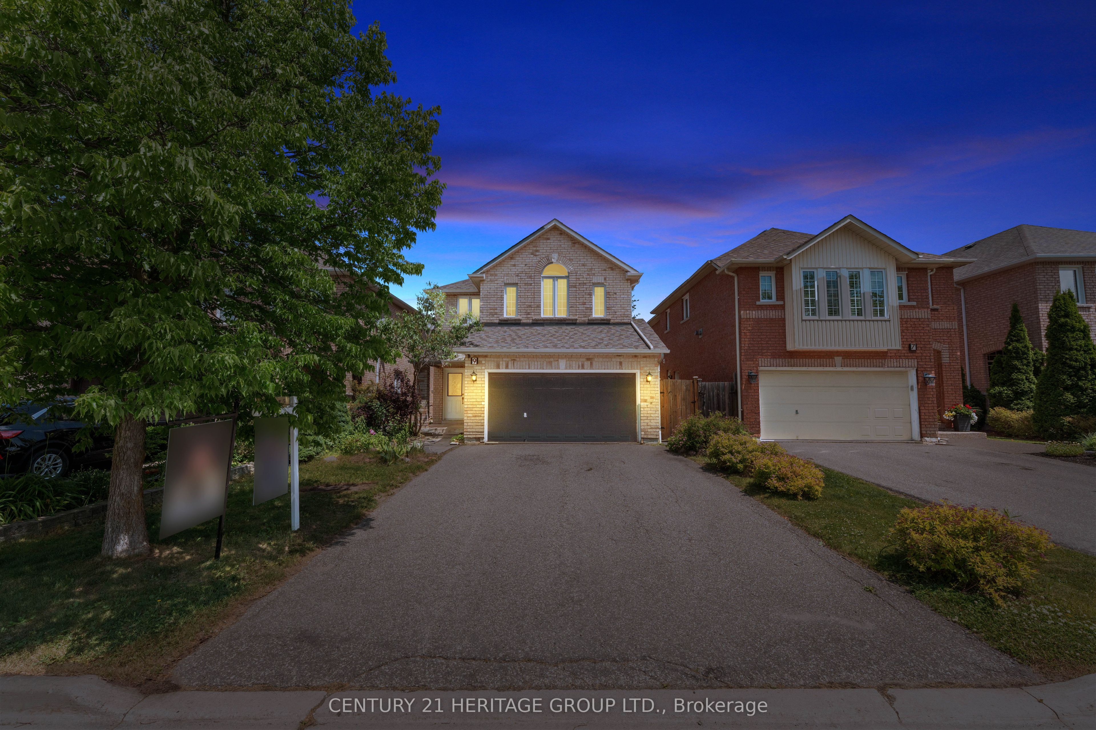 9 Headwater Crescent