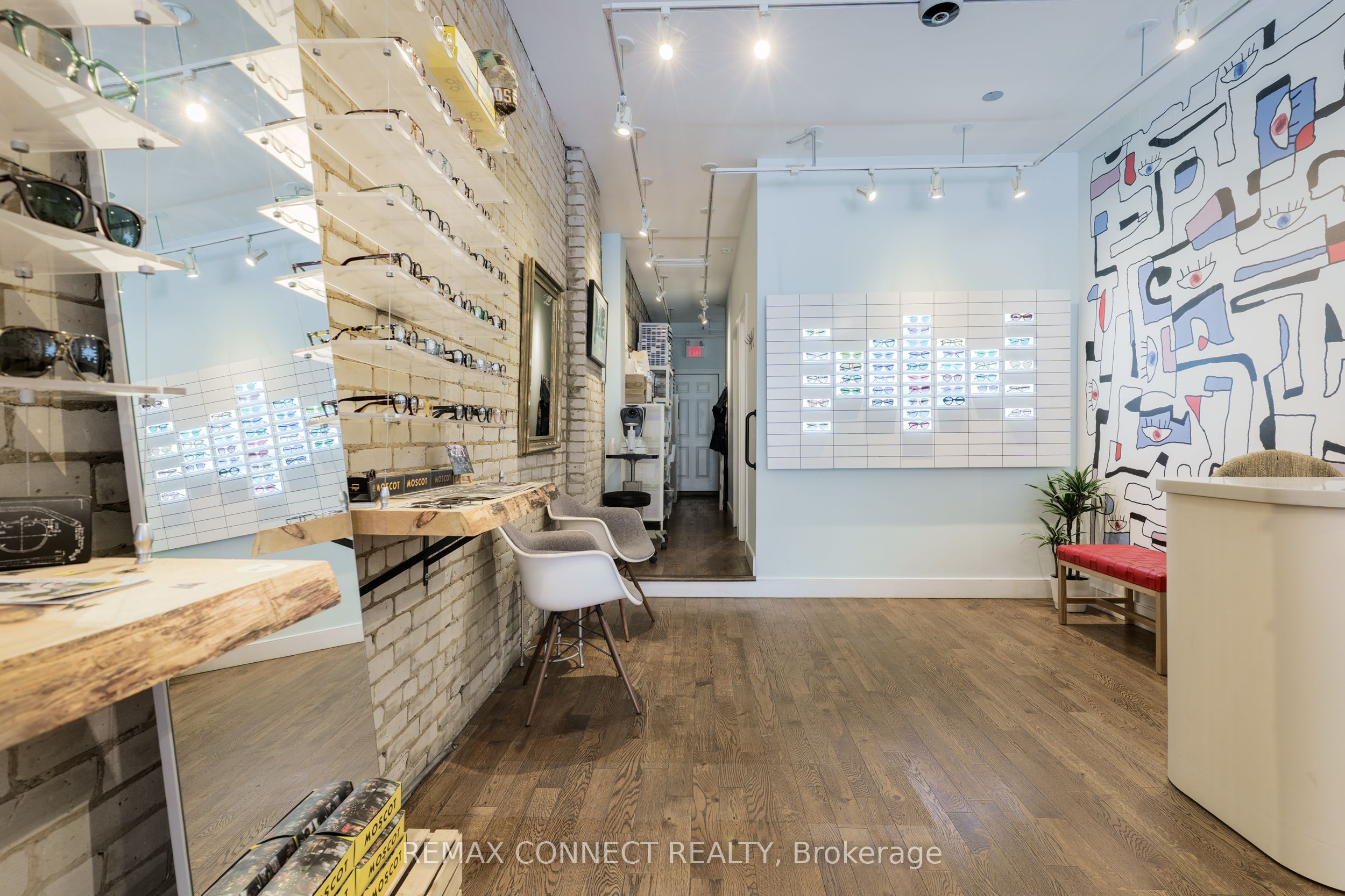 359 Roncesvalles Avenue