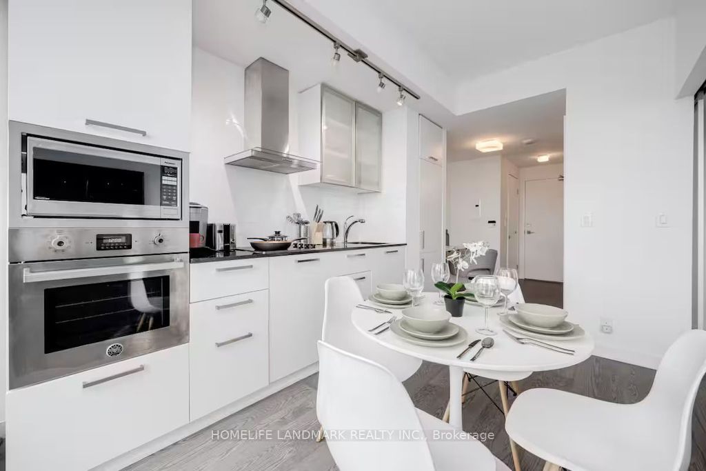 Photo of 12 York Street #3206, Toronto, ON M5J 0A9 (MLS # C12478107)