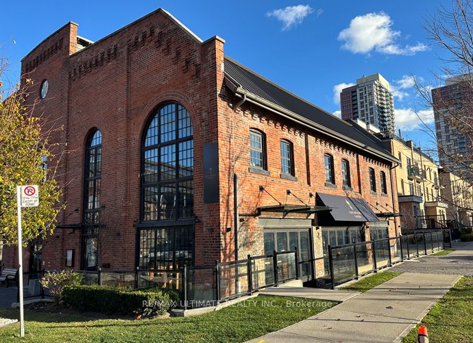 Photo 1 of 32 — 33 Powerhouse Street, Toronto, ON M6H 4K7