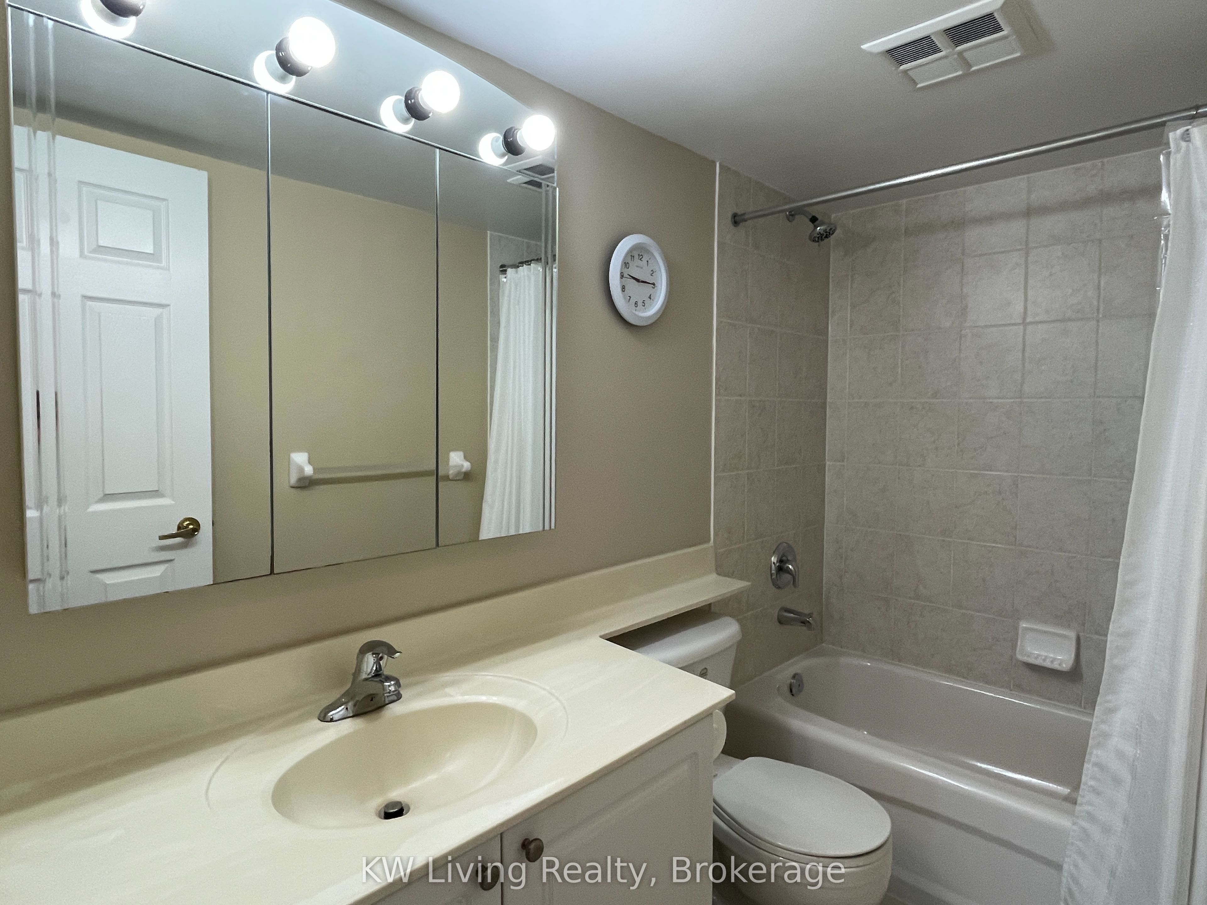 4889 Kimbermount Avenue 908 Room2