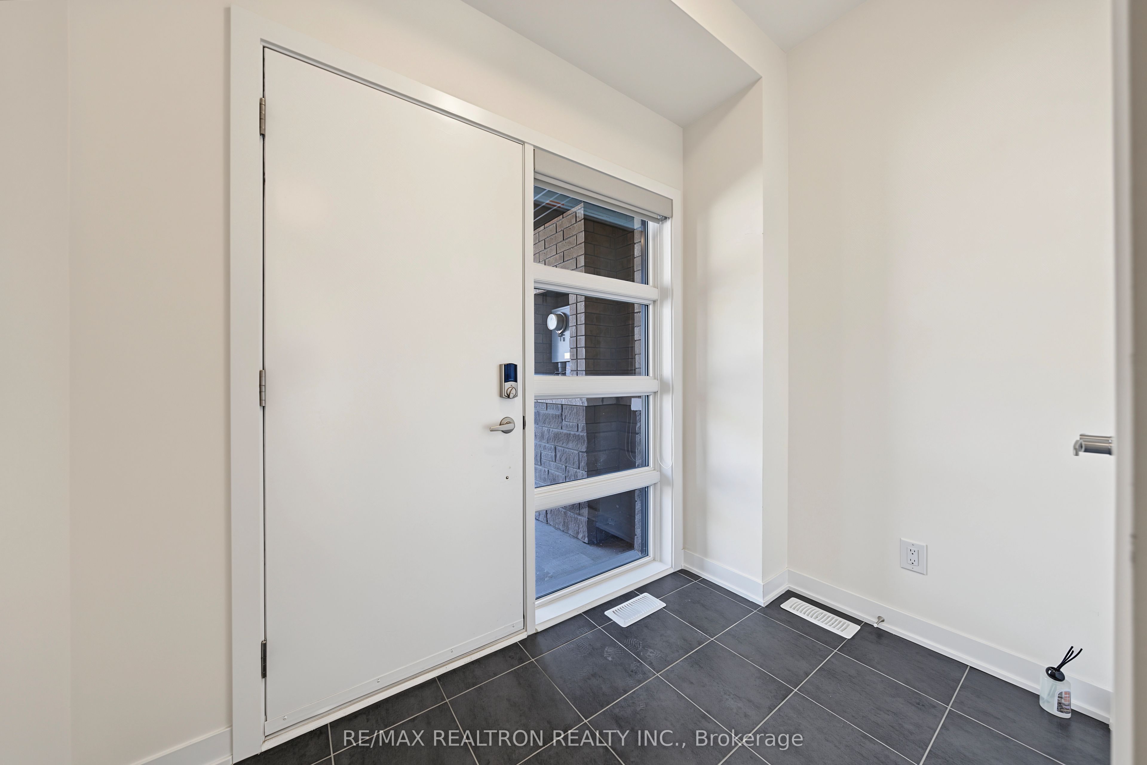 6 Harvey Bunker Crescent