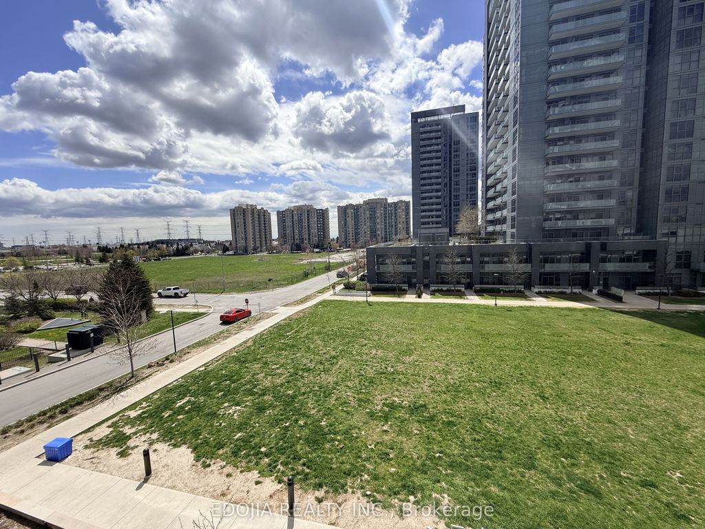 Photo of 105 Oneida Crescent #306, Richmond Hill, ON L4B 0H6 (MLS # N13088050)