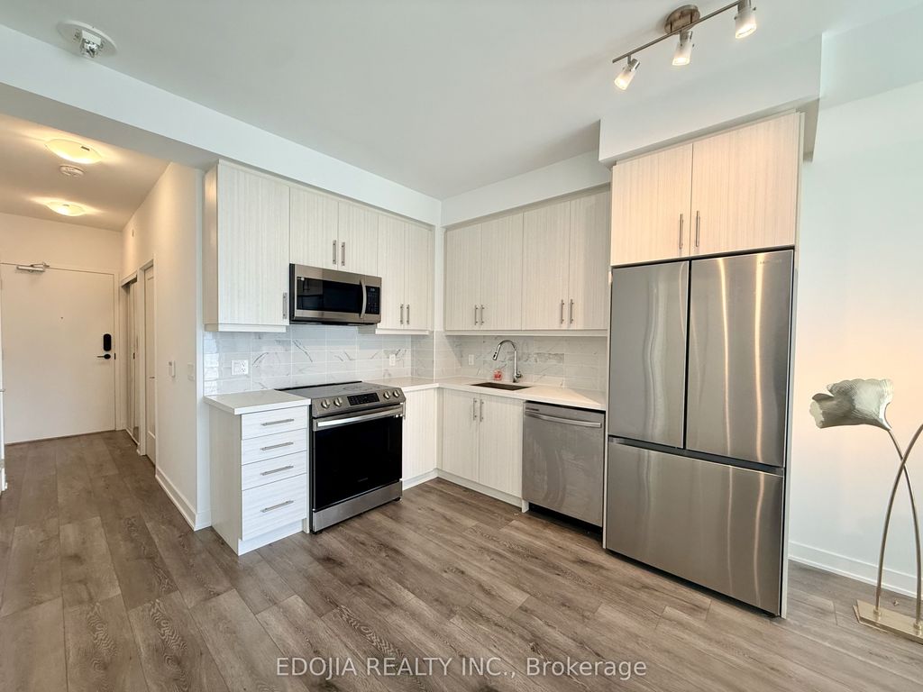 Photo of 105 Oneida Crescent #306, Richmond Hill, ON L4B 0H6 (MLS # N13088050)
