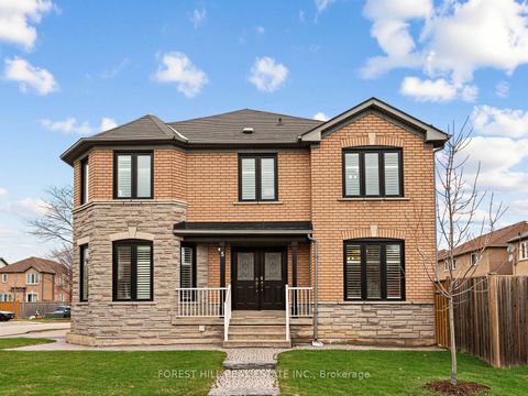 5 Manitoba Place Brampton ON L6R 2H9