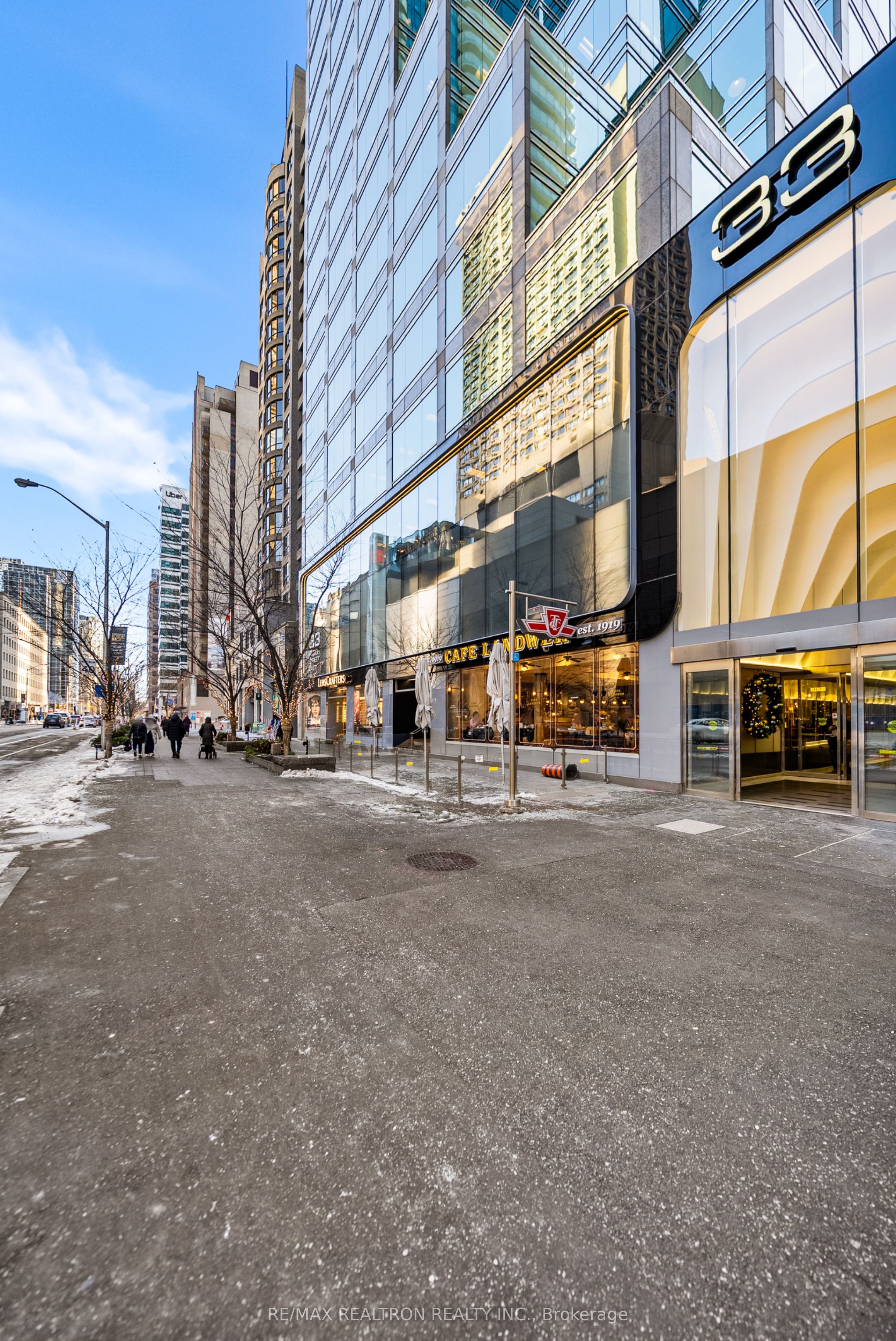 1 Bloor Street E 6010