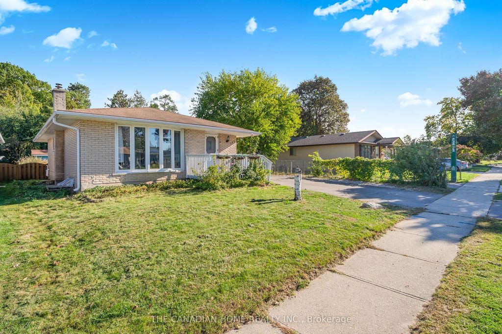 Photo of 146 Appalachian Crescent, Kitchener, ON N2E 1A4 (MLS # X12645206)