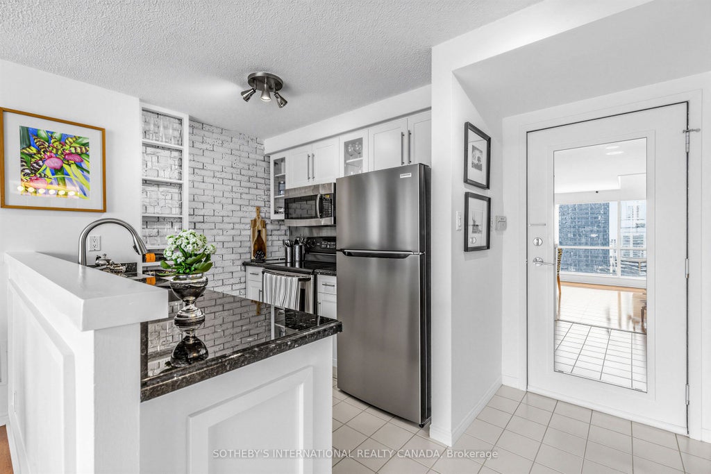 Photo of 10 Yonge Street #2809, Toronto, ON M5E 1R4 (MLS # C13663184)