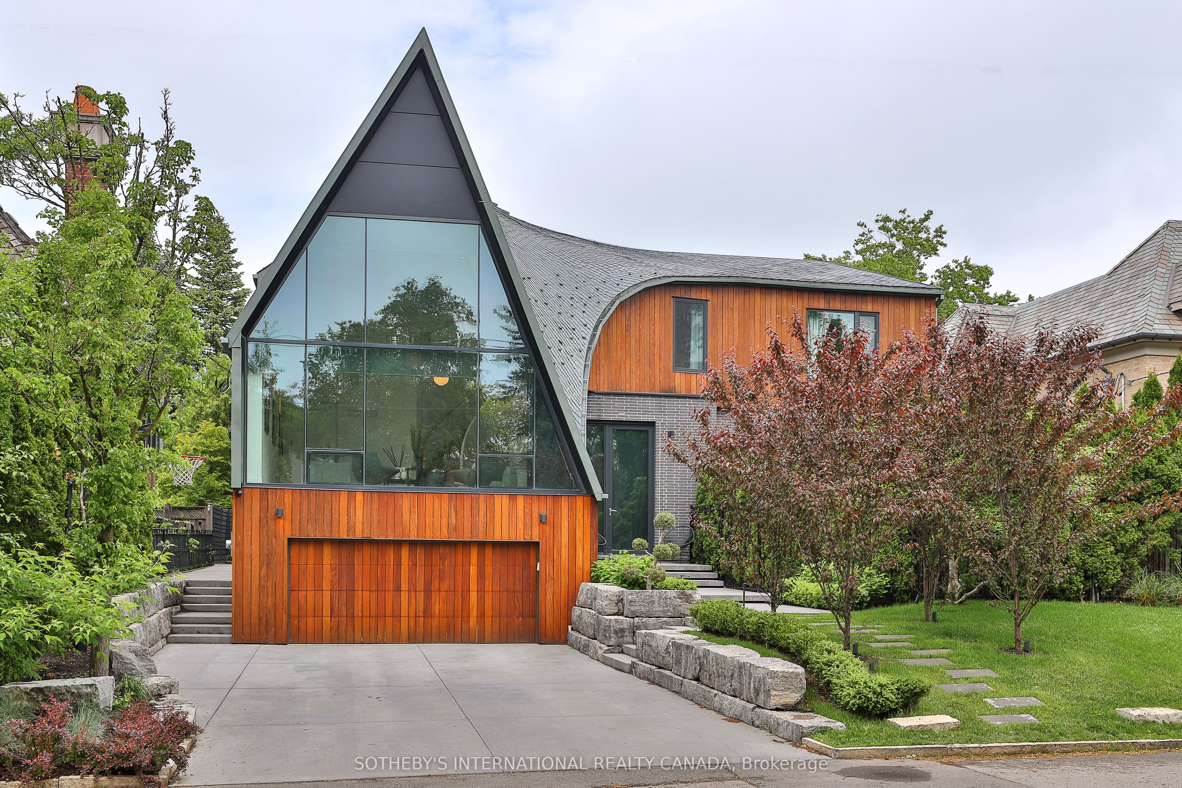 108 Stratford Crescent