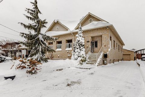 226 Queenslea Avenue Toronto ON M9N 2L6