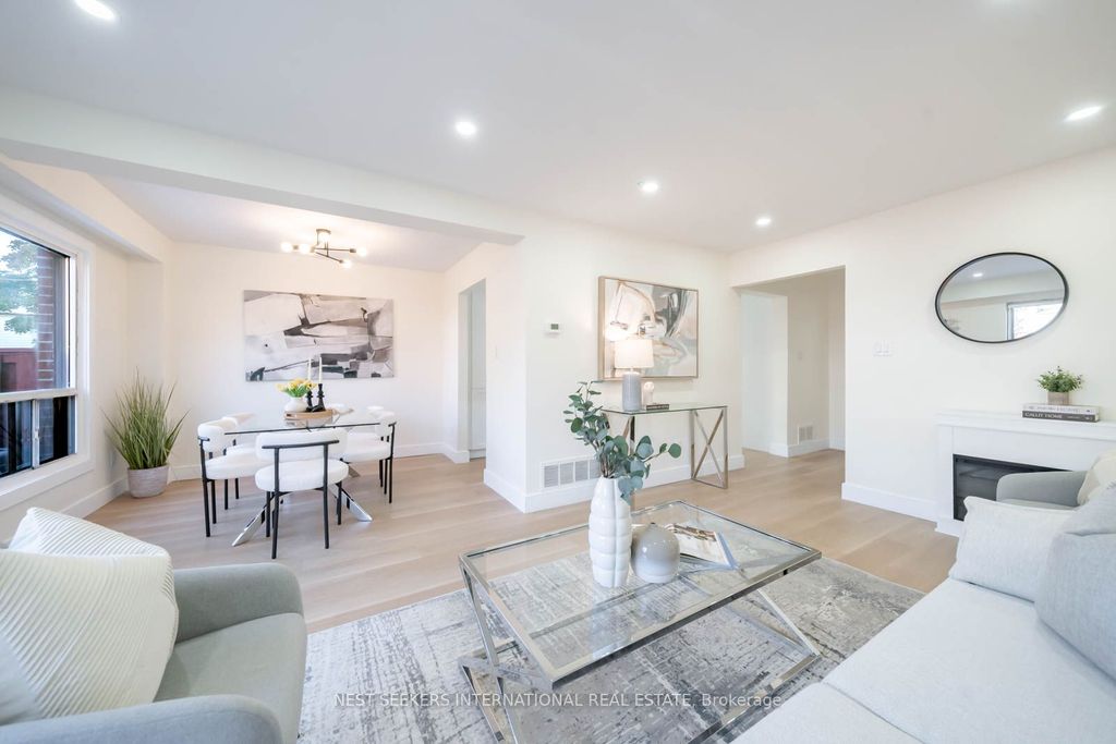 Photo of 3430 Brandon Gate Drive #23, Mississauga, ON L4T 3T4 (MLS # W12733626)