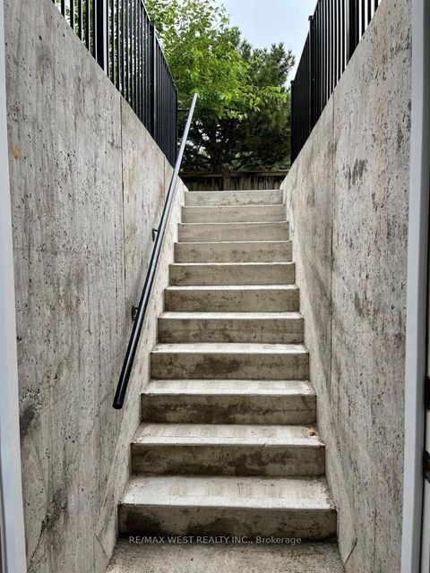 5481 Glen Erin Drive Lower Mississauga ON L5M 5C8