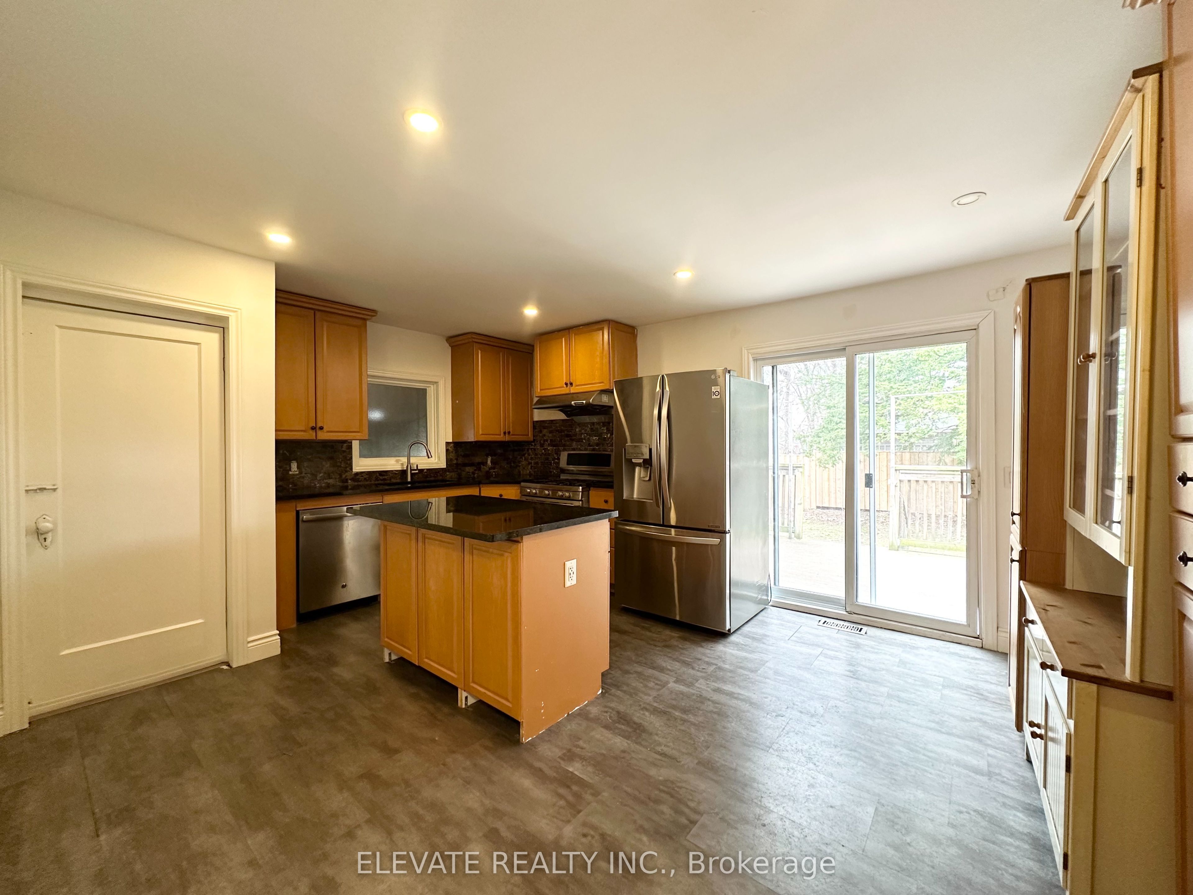 1070 Fergus Avenue Upper