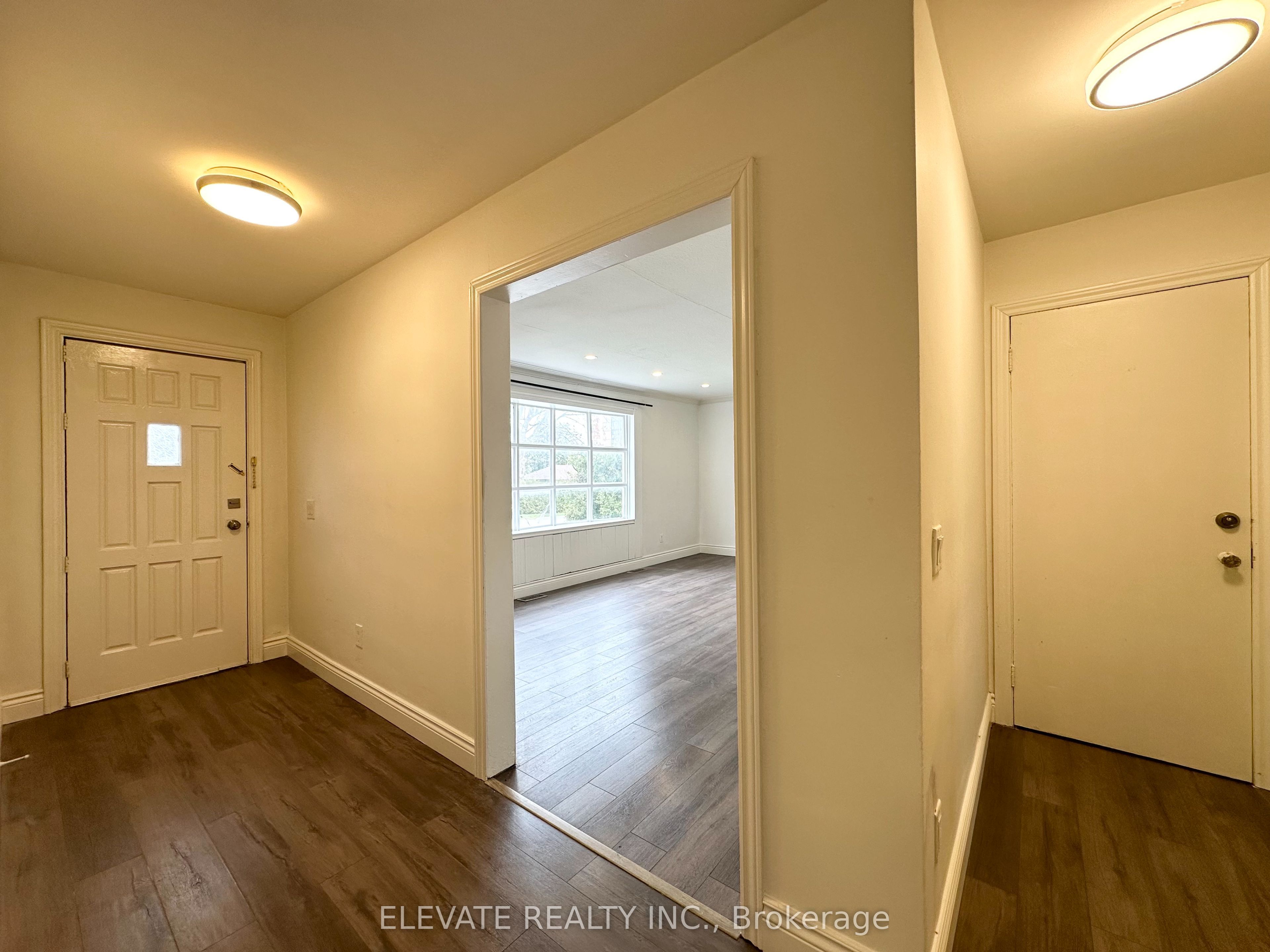 1070 Fergus Avenue Upper
